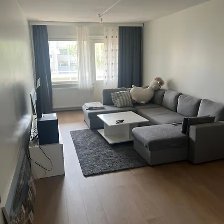 Close To Airport Apartment